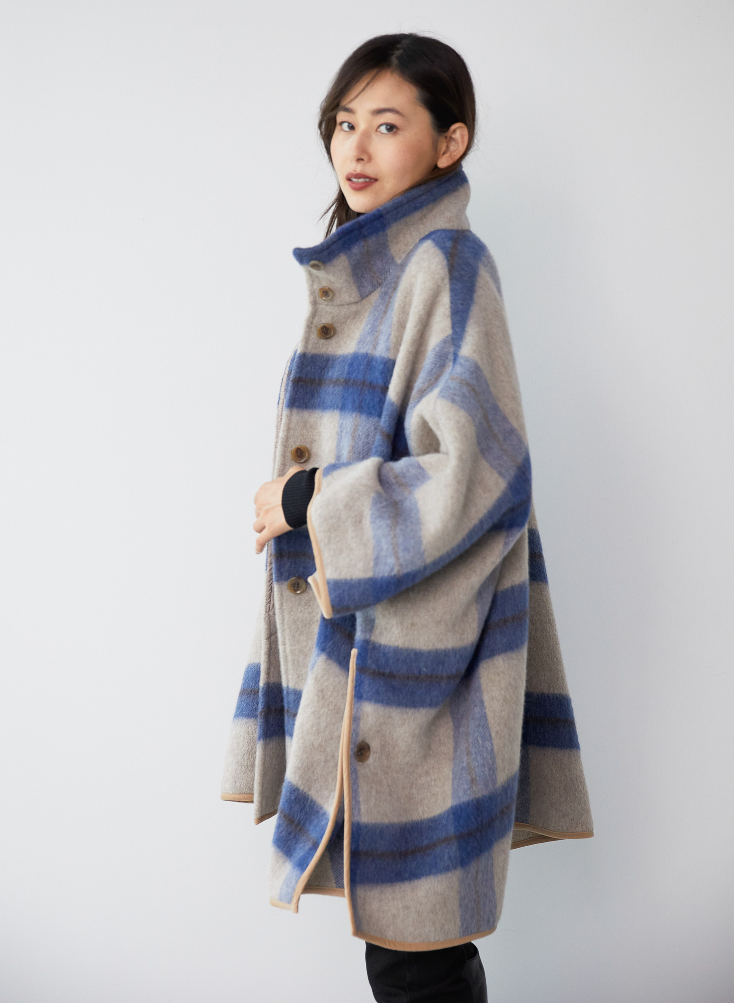 LA COUVERTURE GREY CITY WHT/チェック柄ポンチョ-