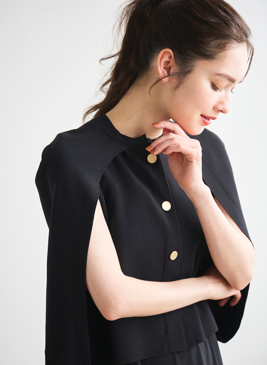 【美品】LOUNIE ルーニィ ポンチョコート 美シルエット 黒 38 ボタンデザインニットポンチョ｜LOUNIE（ルーニィ）公式サイト