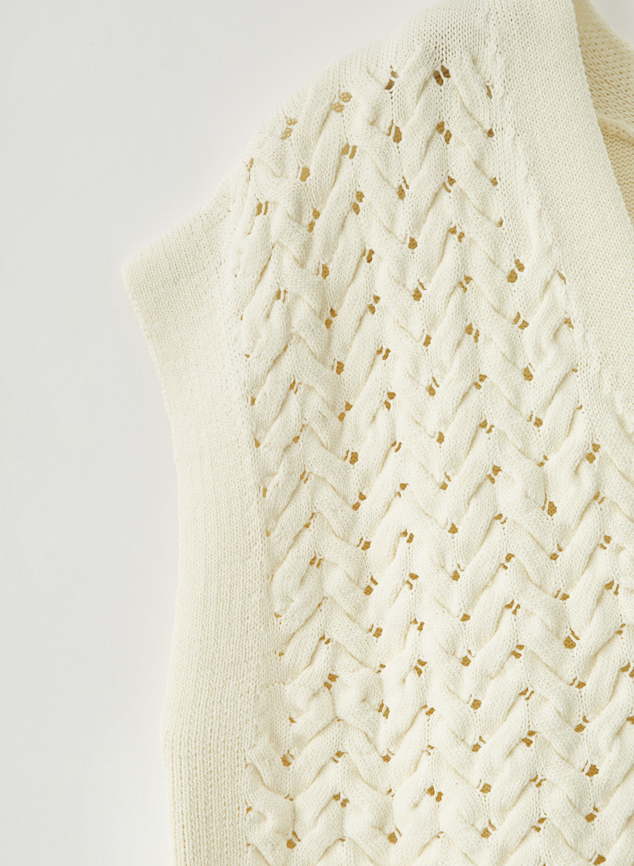 ノースリーブケーブルニットプルオーバー/セット着用可｜LOUNIE