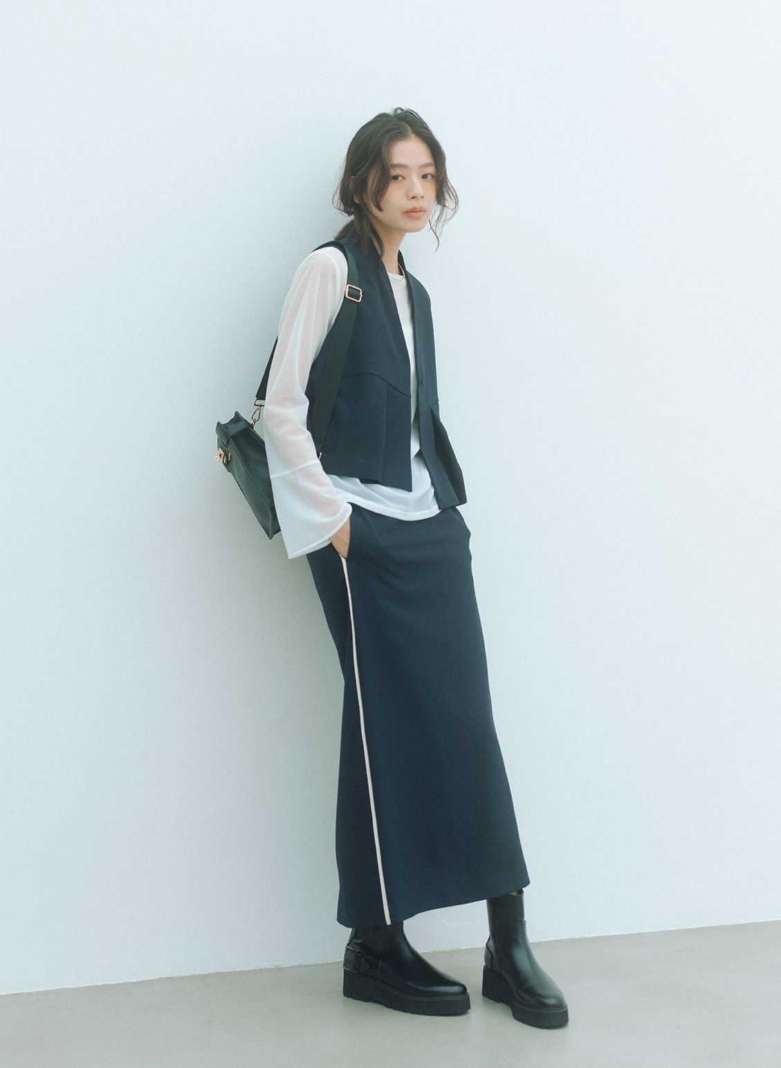 美品【LOUNIE】ルーニィ ショートブーツ　ミドルブーツ　黒　38 ショートブーツレディース40代ミドルブーツショートブーツ黒