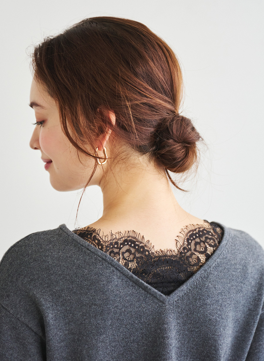 レース付きニットプルオーバー