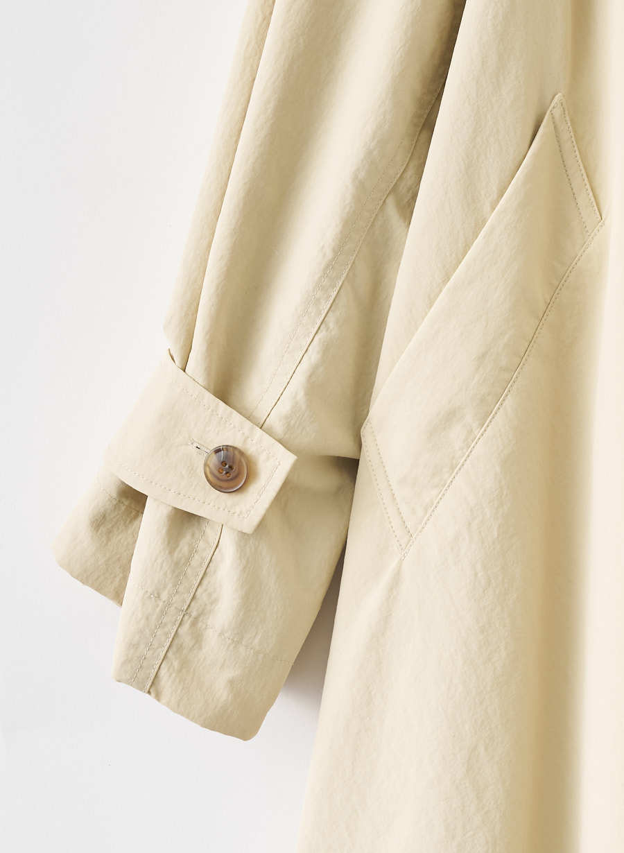 ボリュームポンチョコート｜LOUNIE（ルーニィ）公式サイト／公式