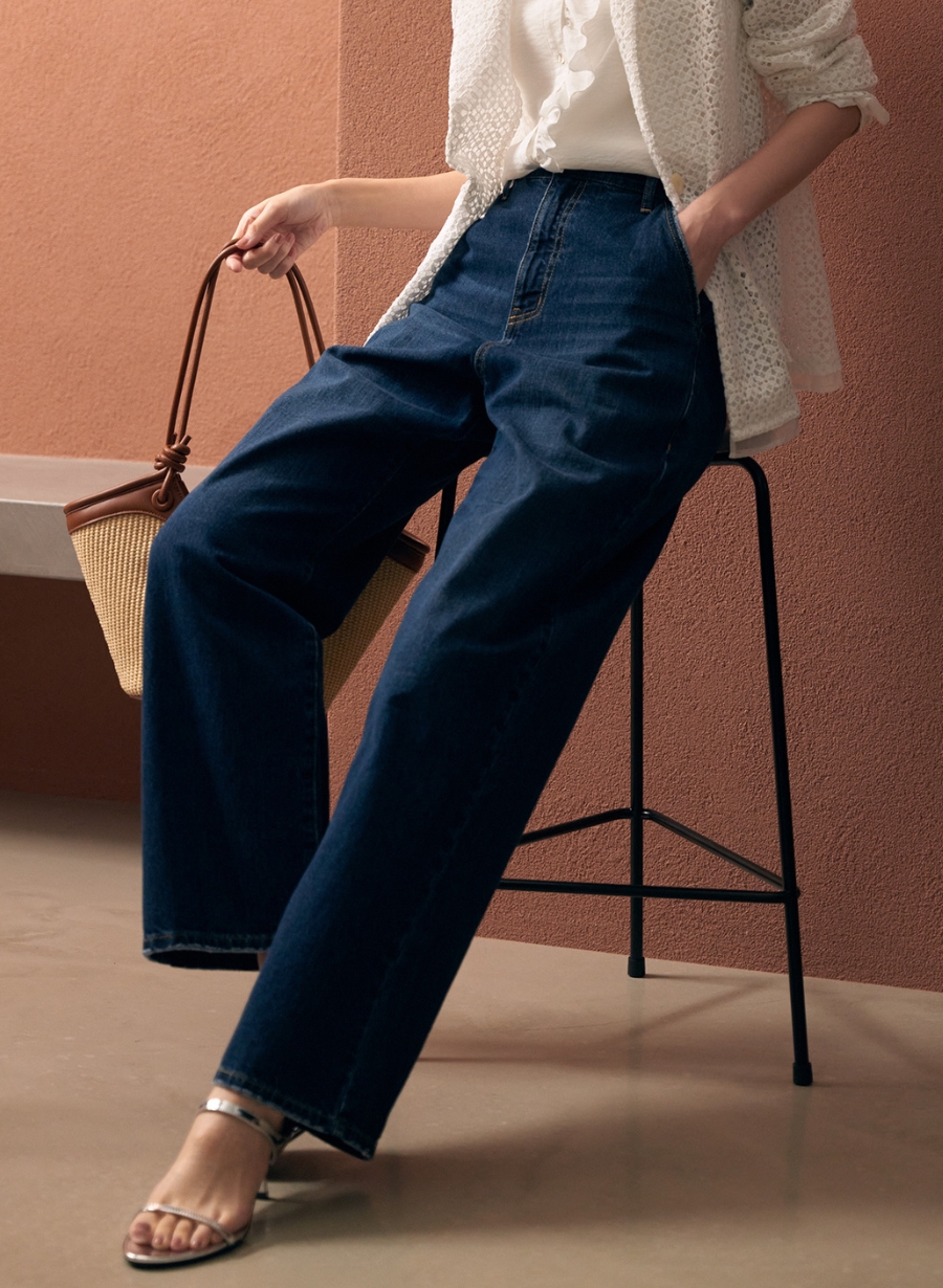 バックデザインデニムパンツ