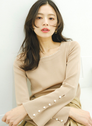 パール付きニットプルオーバー